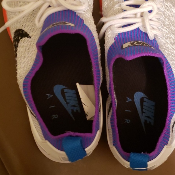 Nike Air Sneakers - Picture 3 of 4